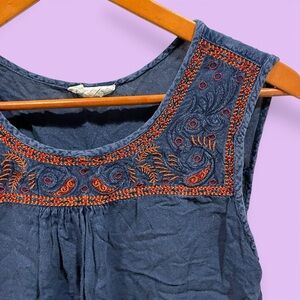 Cute chambray fire paisley embroidered collar sleeveless flowy top boho festival